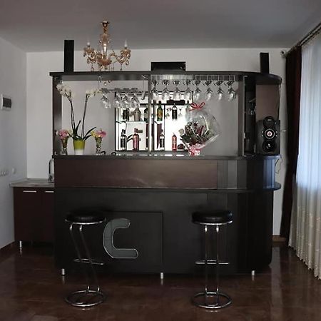 Pensiunea Maria Tania - Restaurant Mioveni エクステリア 写真