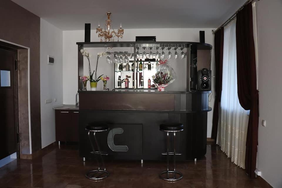 Pensiunea Maria Tania - Restaurant Mioveni エクステリア 写真